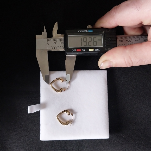 14k Yellow Gold Heart Shaped Earrings - Picture 10 of 11